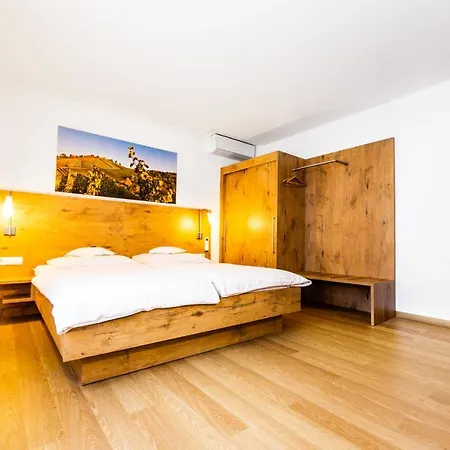 Zur Post Hotel 3*