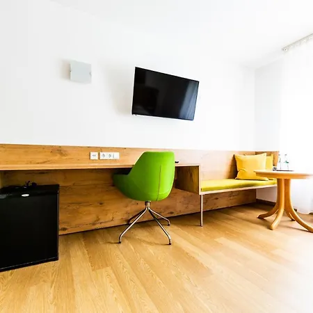 Gaestehaus Zur Post 3*