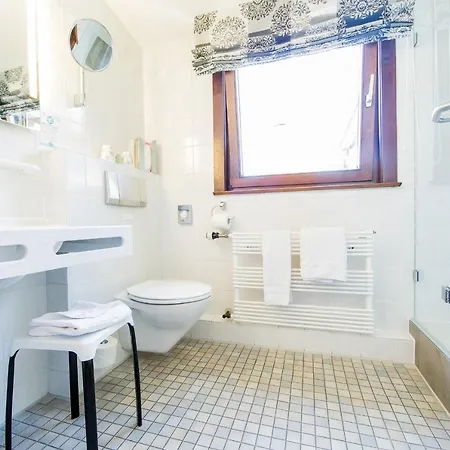 Gaestehaus Zur Post 3*