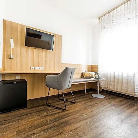 Gaestehaus Zur Post 3*