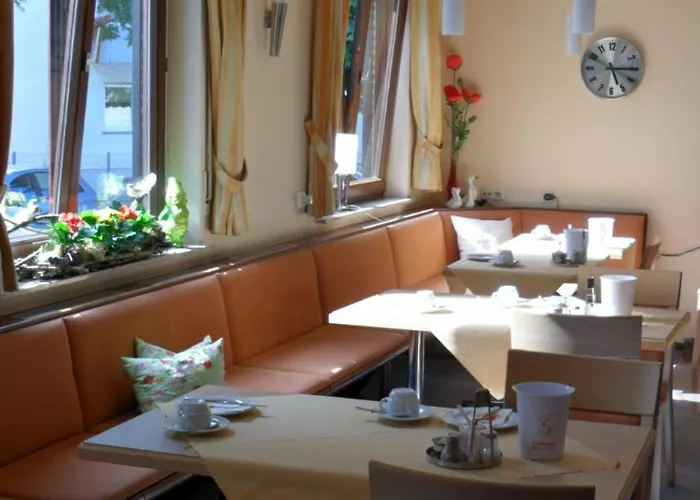 Konukevi Gaestehaus Zur Post