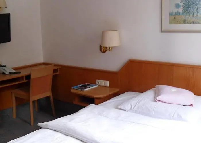 Konukevi Gaestehaus Zur Post 3*